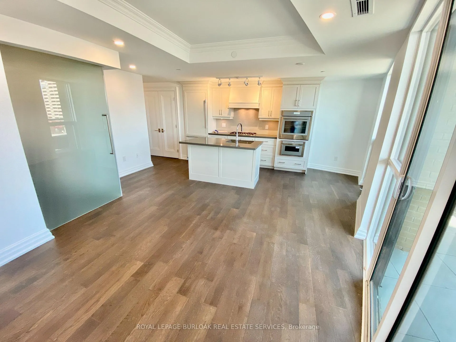 Photo 17 of Unit 305, 2060 Lakeshore Road, Burlington, Brant — HOMEH