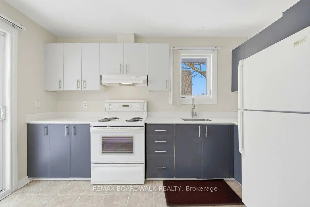 Photo 5 of Unit 65, 837 Eastvale Drive, Ottawa, Beaconwood — HOMEH