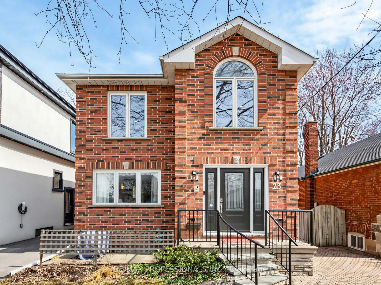 Photo 2 of 23 Mckayfield Road, Toronto, Danforth Village-East York — HOMEH