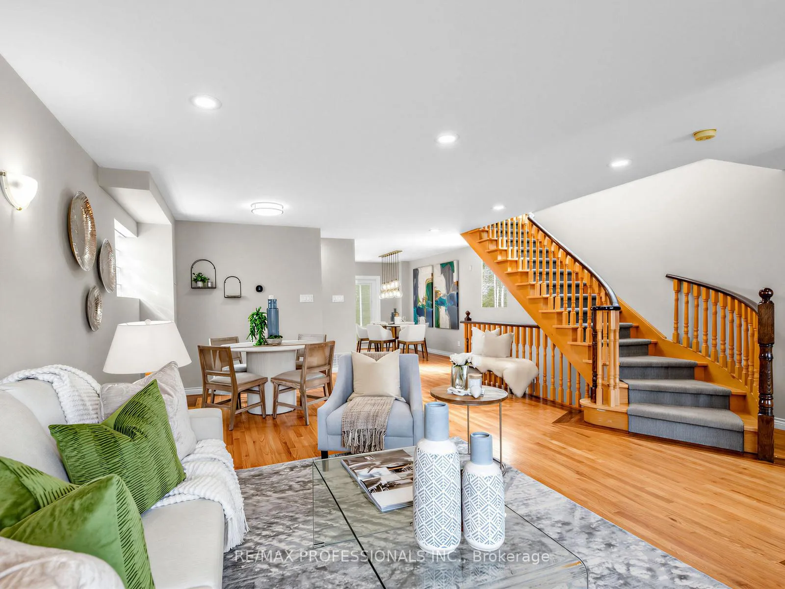 Photo 5 of 23 Mckayfield Road, Toronto, Danforth Village-East York — HOMEH