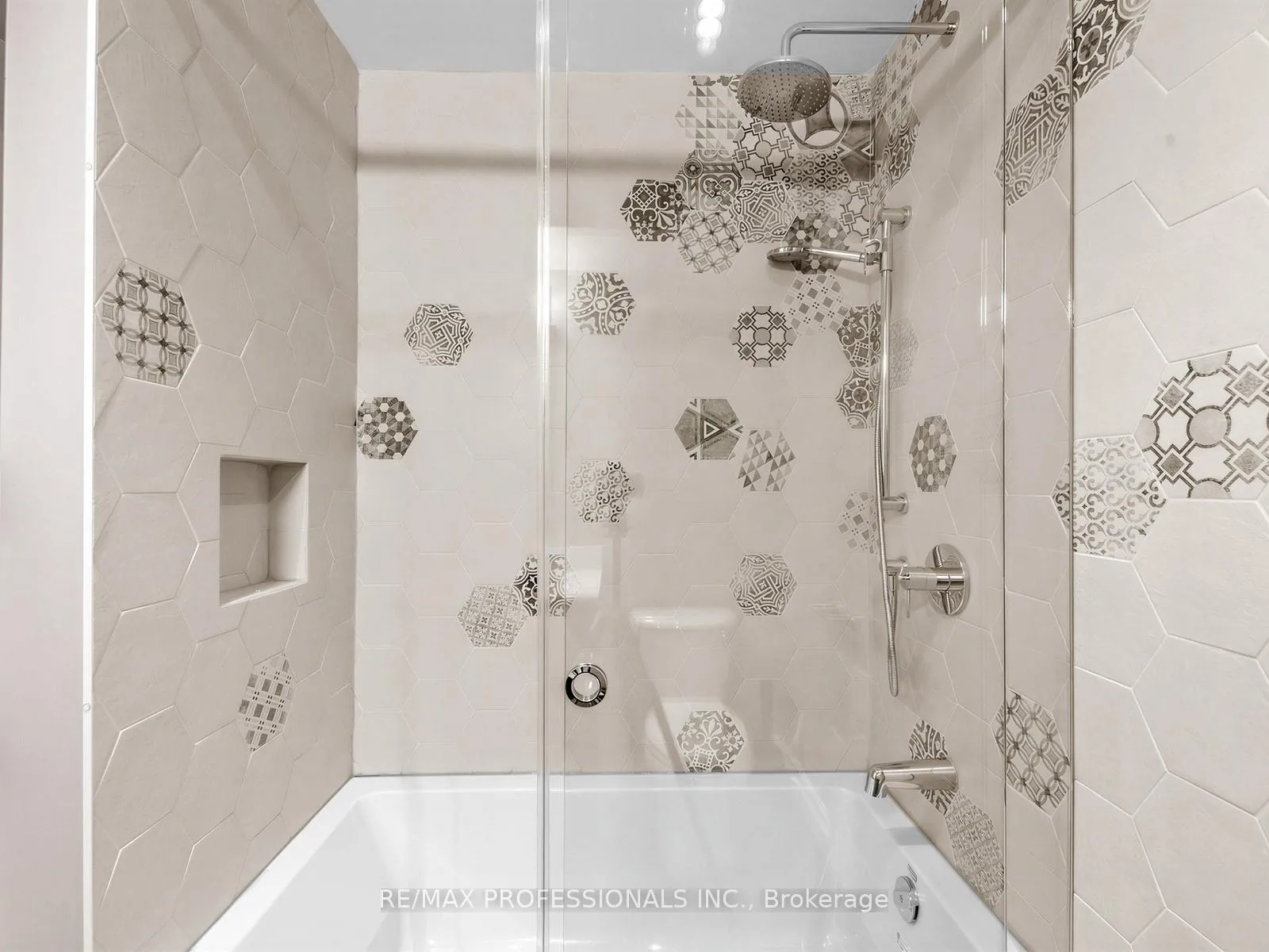 Photo 15 of 23 Mckayfield Road, Toronto, Danforth Village-East York — HOMEH
