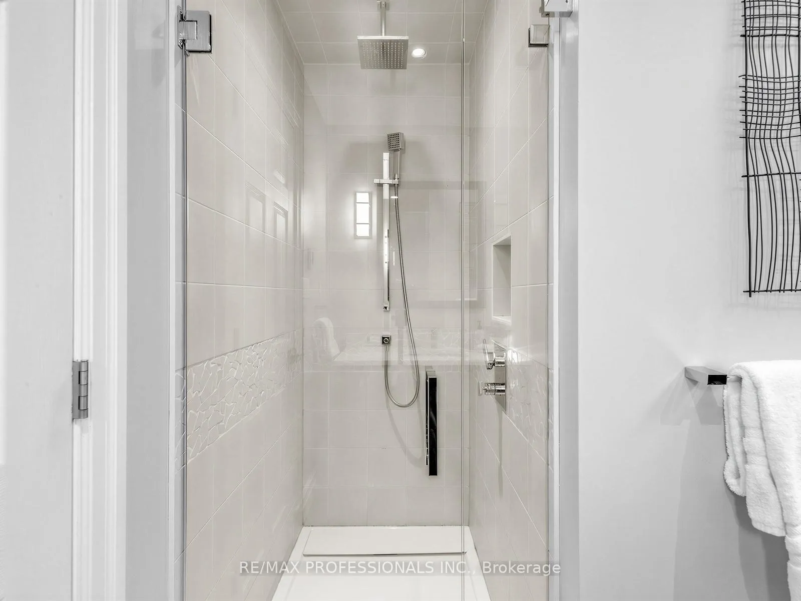 Photo 26 of 23 Mckayfield Road, Toronto, Danforth Village-East York — HOMEH