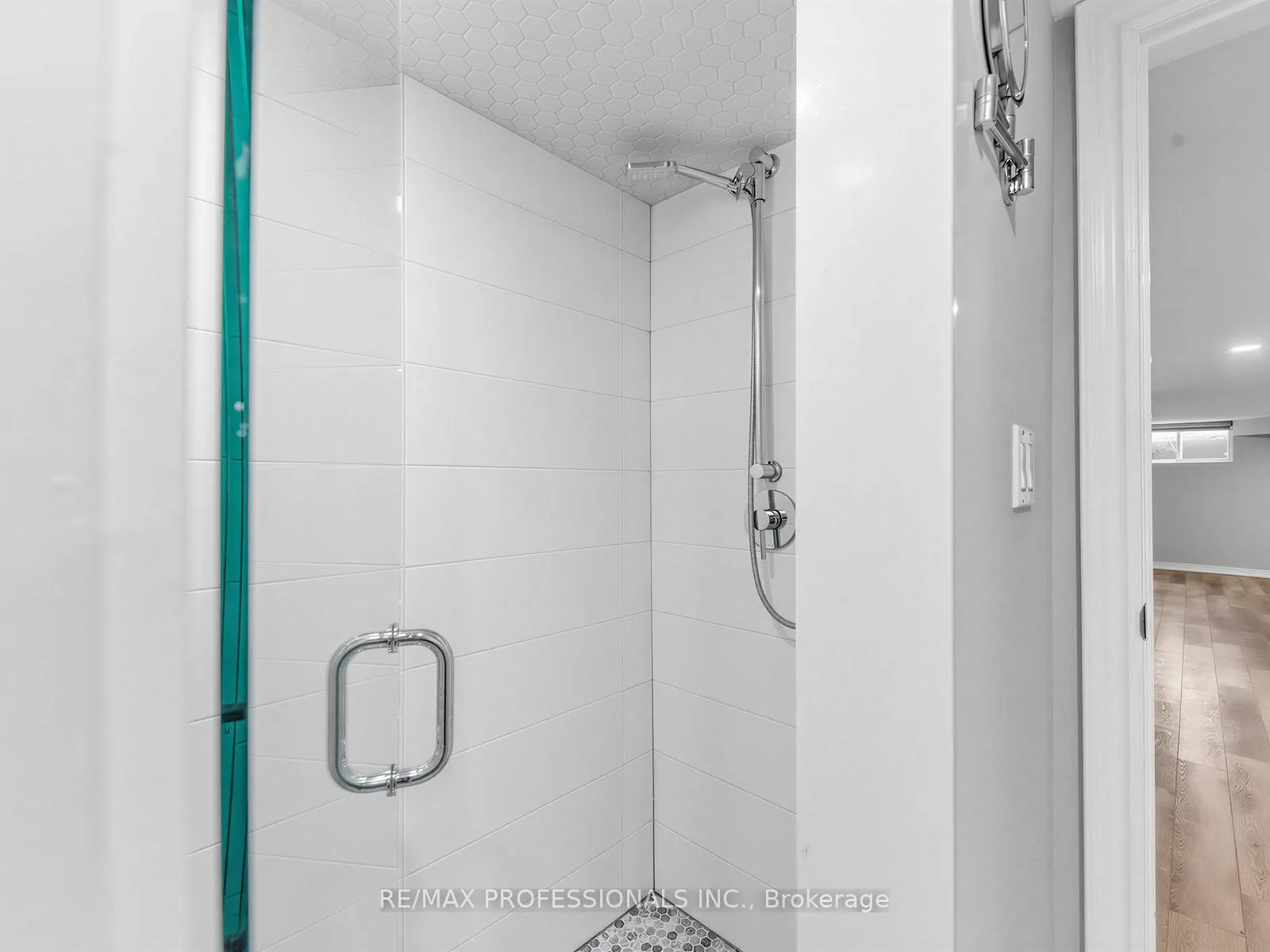 Photo 29 of 23 Mckayfield Road, Toronto, Danforth Village-East York — HOMEH