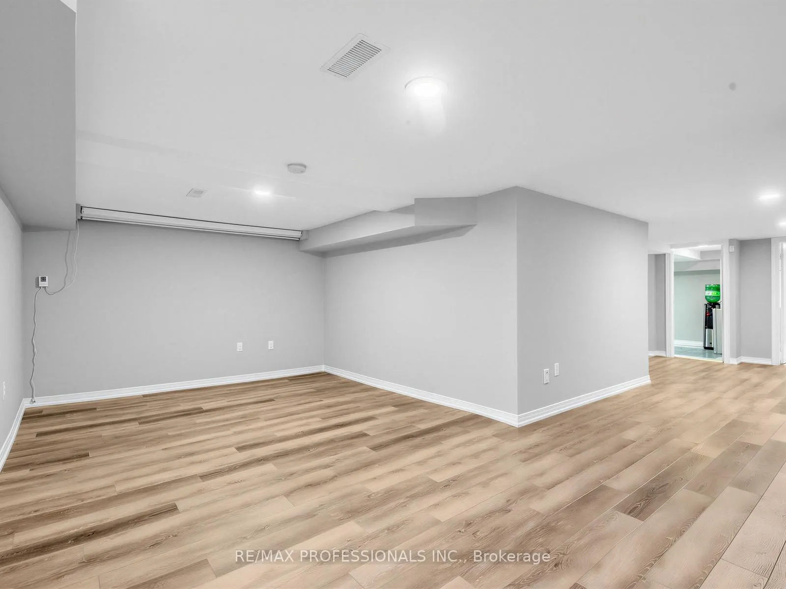 Photo 32 of 23 Mckayfield Road, Toronto, Danforth Village-East York — HOMEH