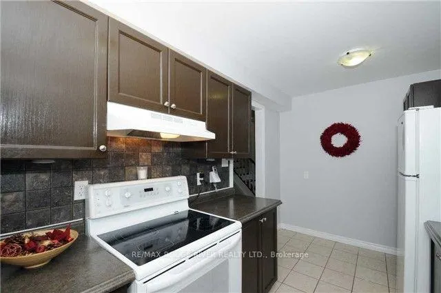 Photo 3 of Unit 29, 101 Dovedale Drive, Whitby, Downtown Whitby — HOMEH