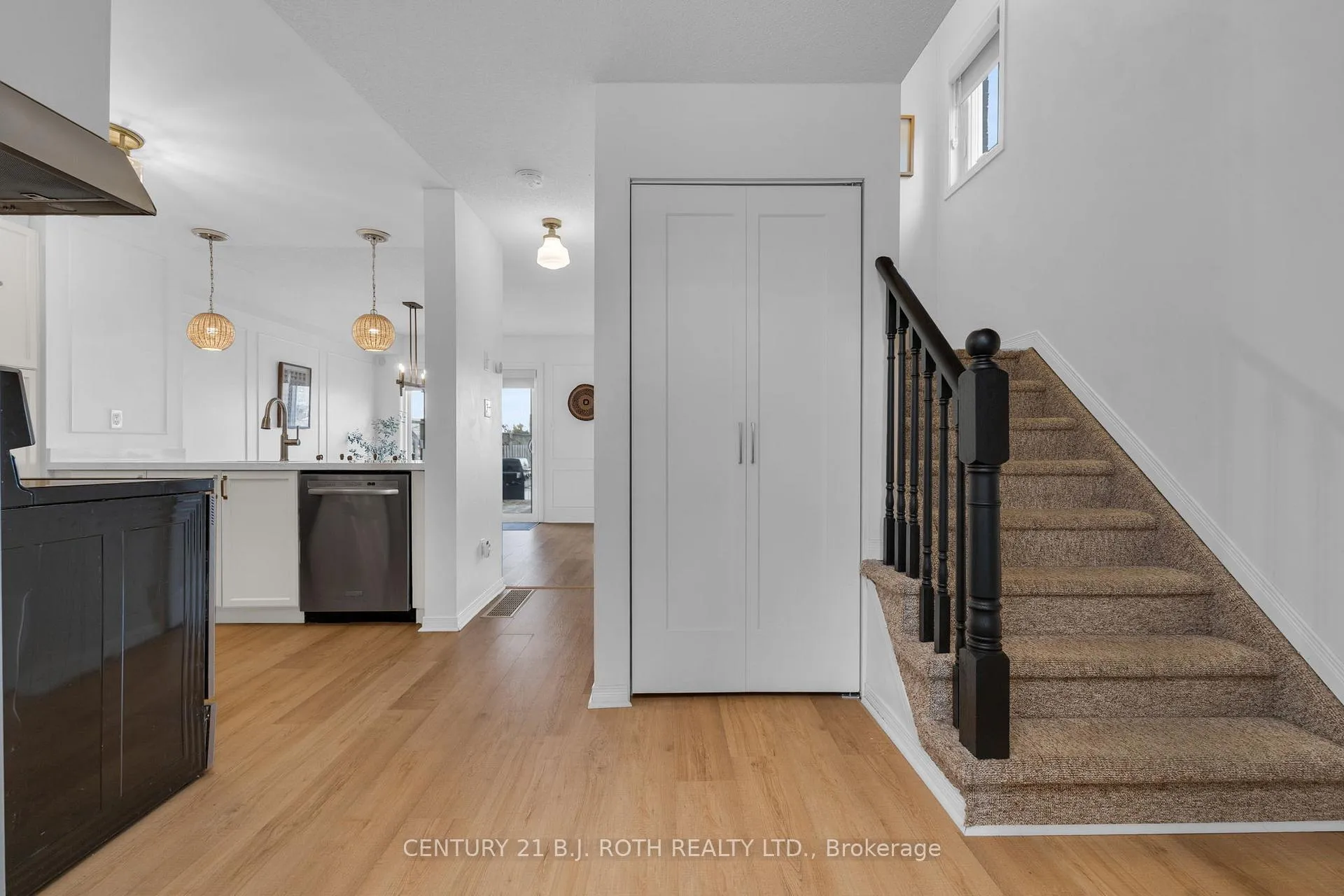 Photo 5 of 1453 Rankin Way, Innisfil, Alcona — HOMEH