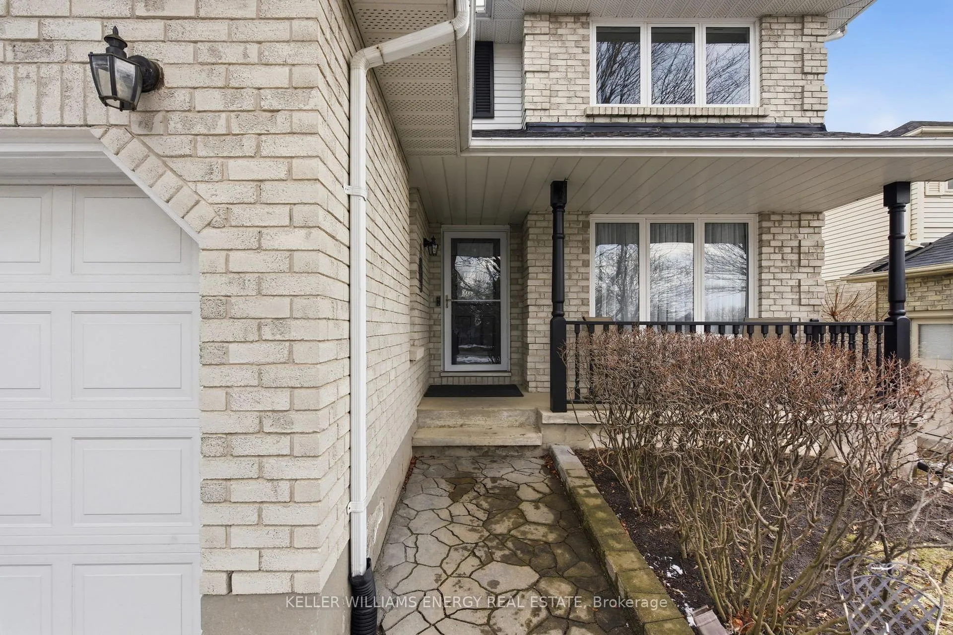 Photo 3 of 555 Peggoty Circle, Oshawa, Eastdale — HOMEH