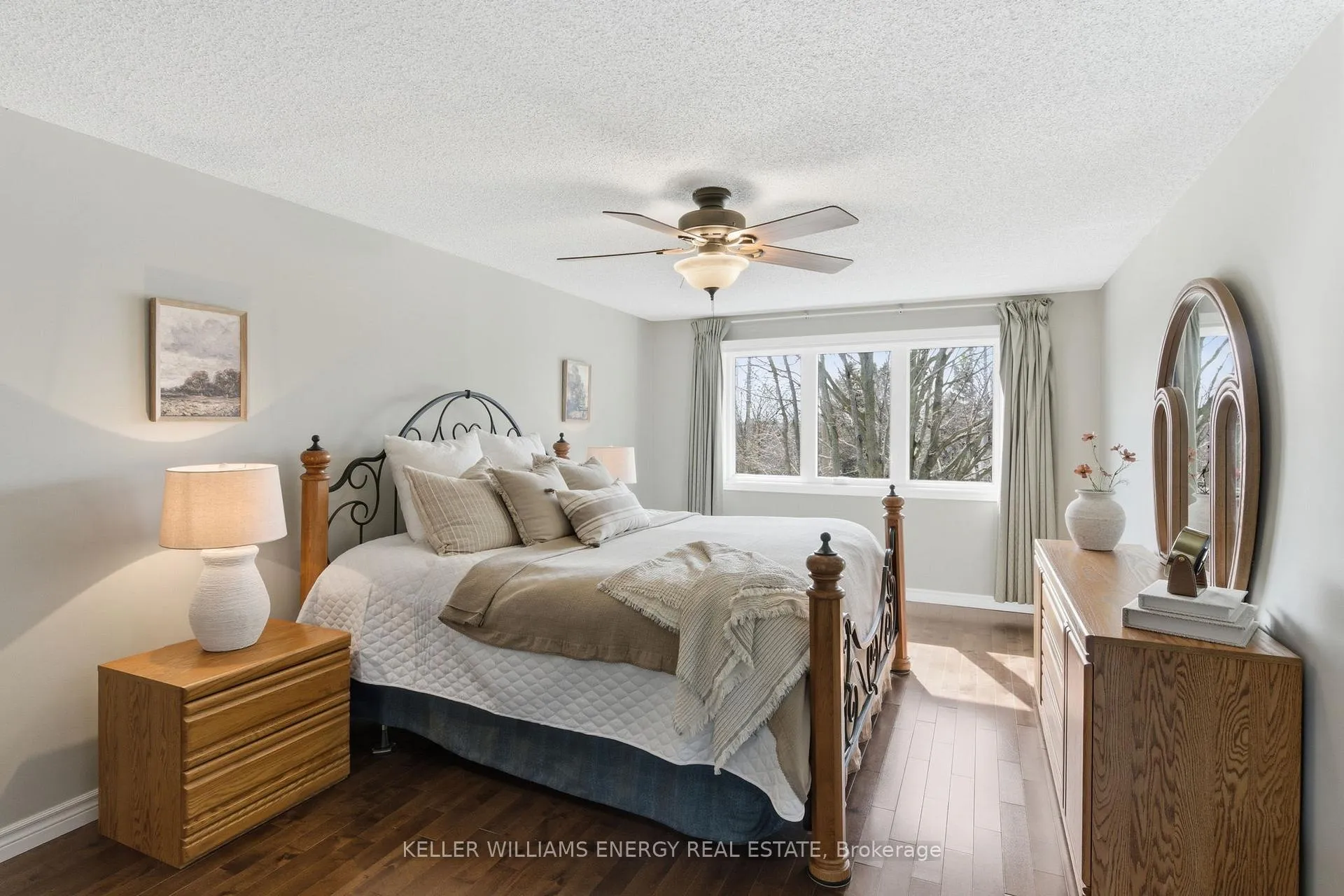 Photo 22 of 555 Peggoty Circle, Oshawa, Eastdale — HOMEH