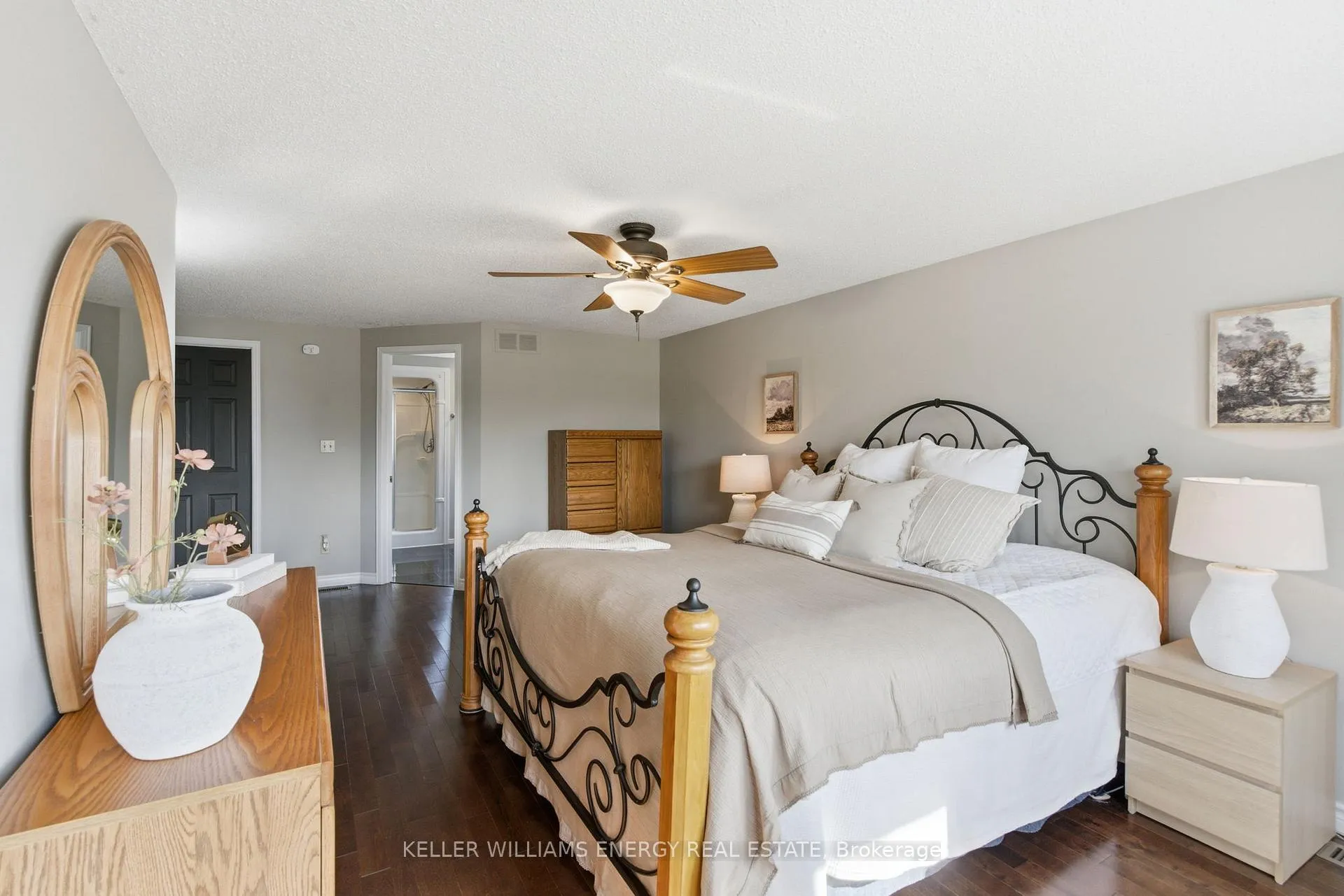 Photo 23 of 555 Peggoty Circle, Oshawa, Eastdale — HOMEH