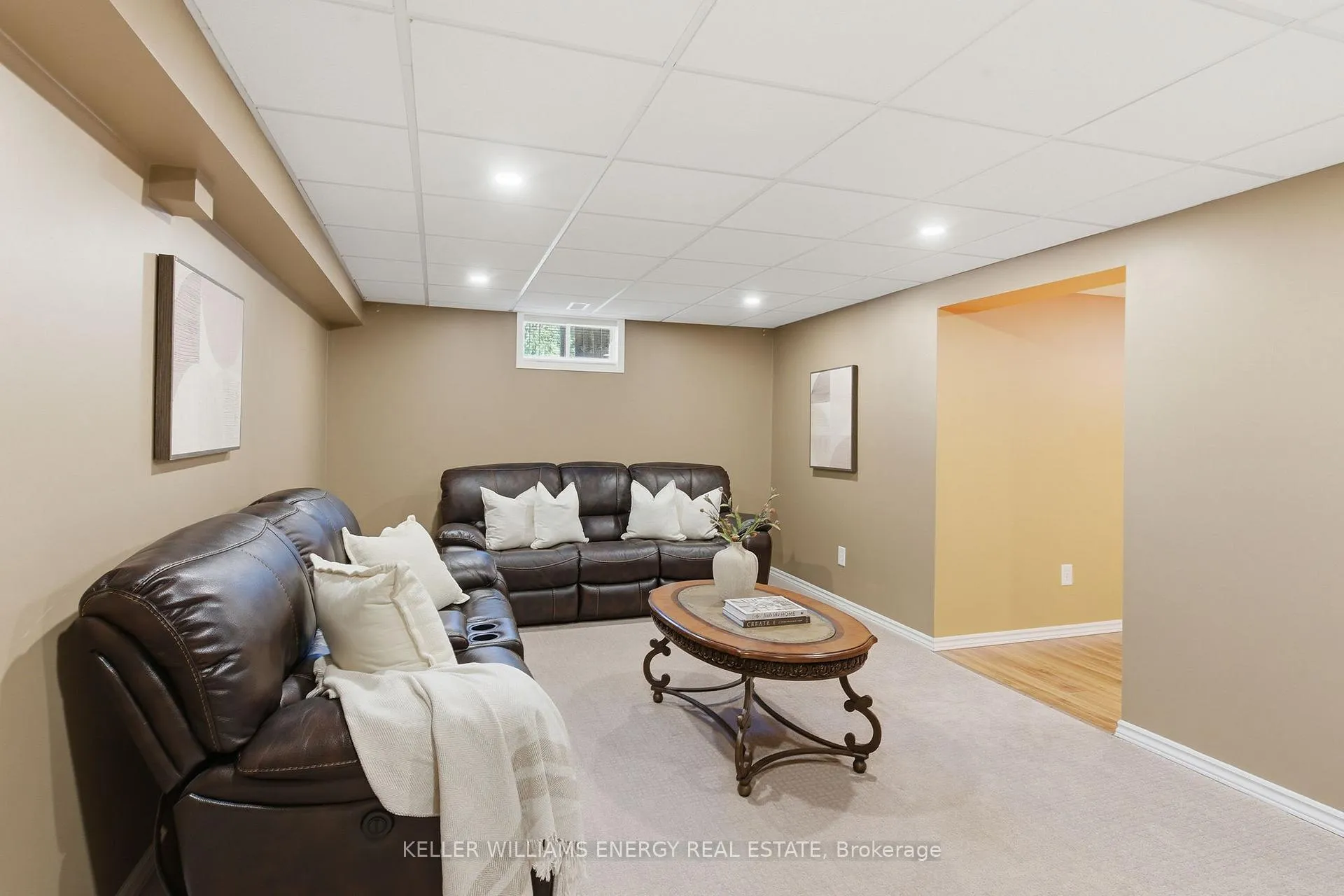 Photo 33 of 555 Peggoty Circle, Oshawa, Eastdale — HOMEH