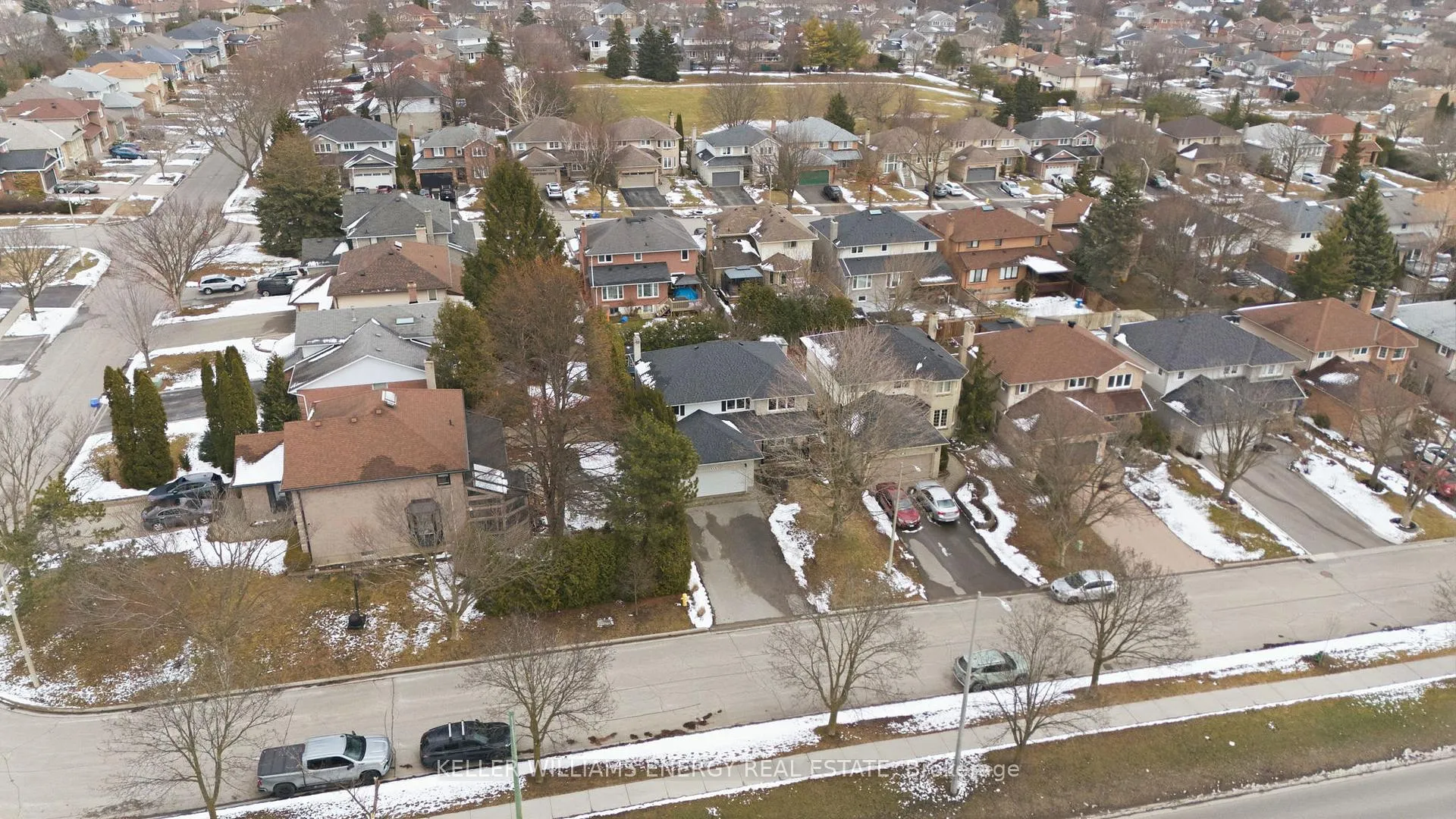 Photo 38 of 555 Peggoty Circle, Oshawa, Eastdale — HOMEH