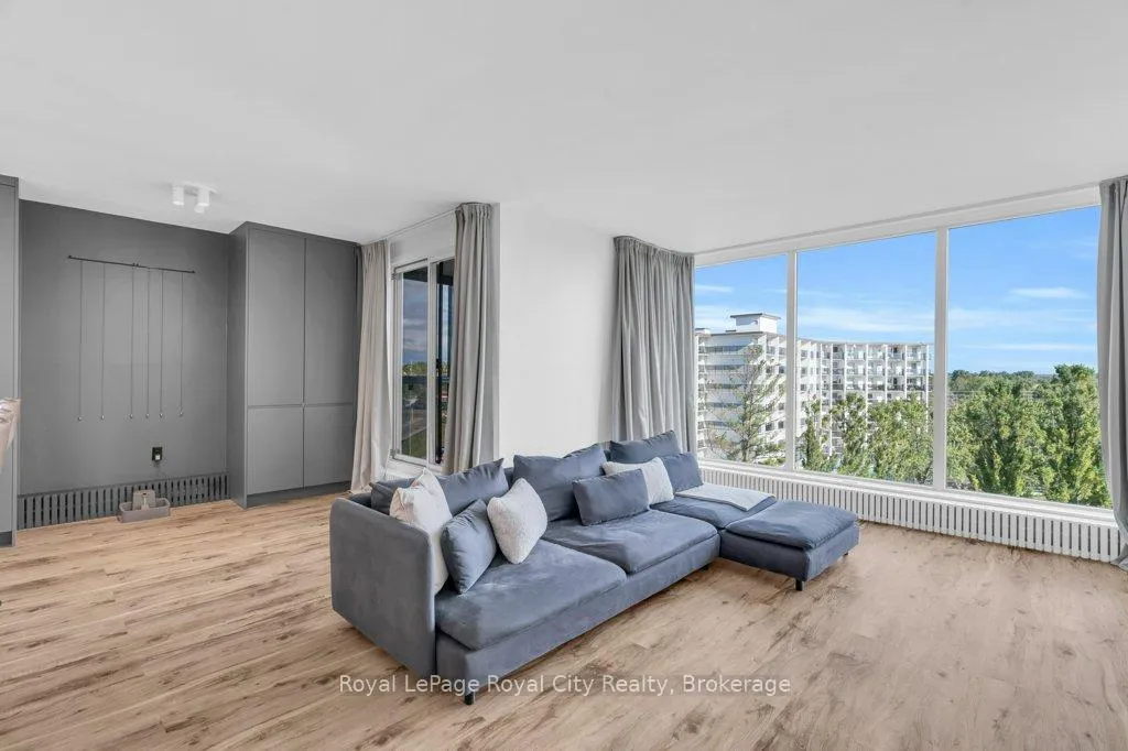 Photo 17 of Unit 511, 19 Woodlawn Road E, Guelph, Riverside Park — HOMEH