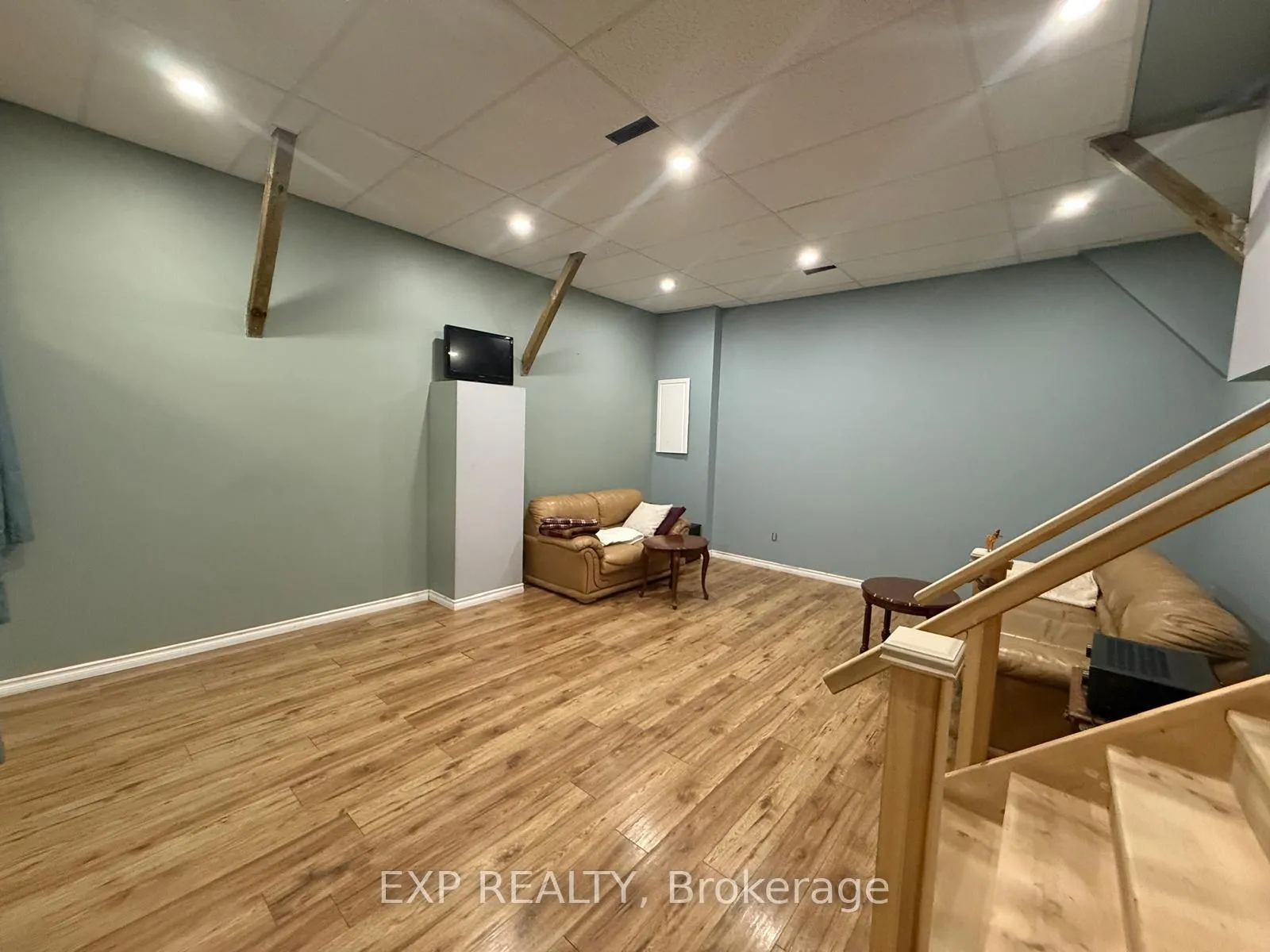 Photo 2 of Unit Lower, 71 Sherin Court, Caledon, Bolton North — HOMEH