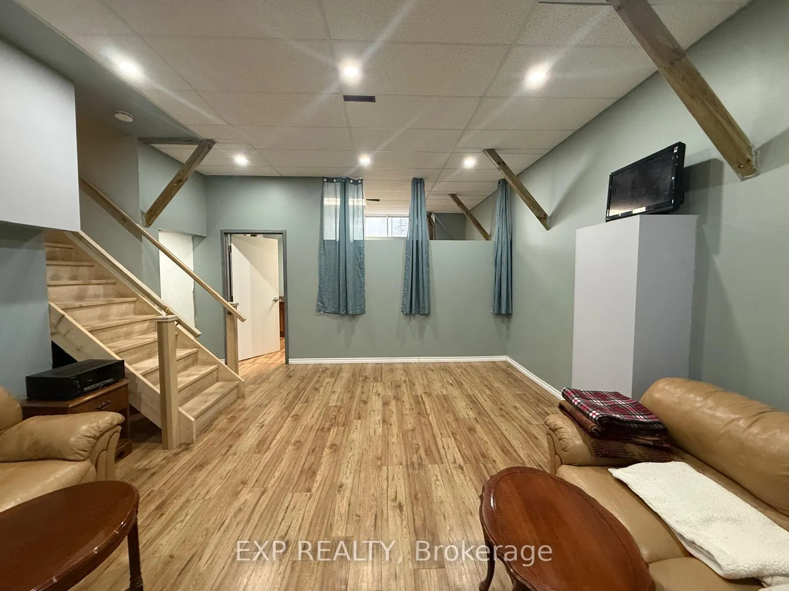Photo 4 of Unit Lower, 71 Sherin Court, Caledon, Bolton North — HOMEH