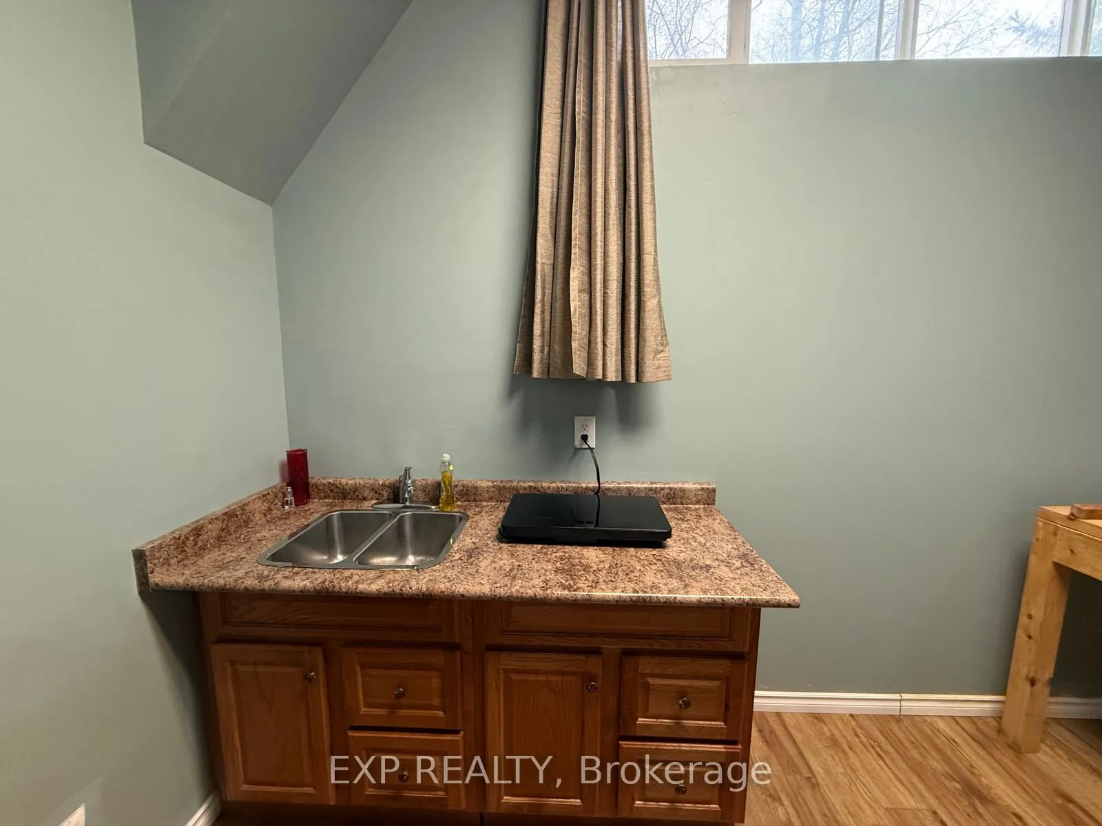 Photo 8 of Unit Lower, 71 Sherin Court, Caledon, Bolton North — HOMEH