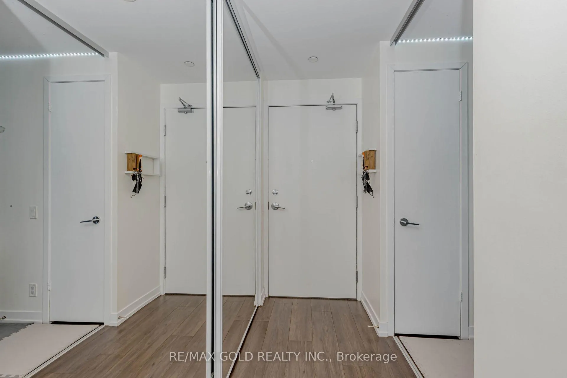 Photo 6 of Unit 502, 5 Buttermill Avenue, Vaughan, Vaughan Corporate Centre — HOMEH
