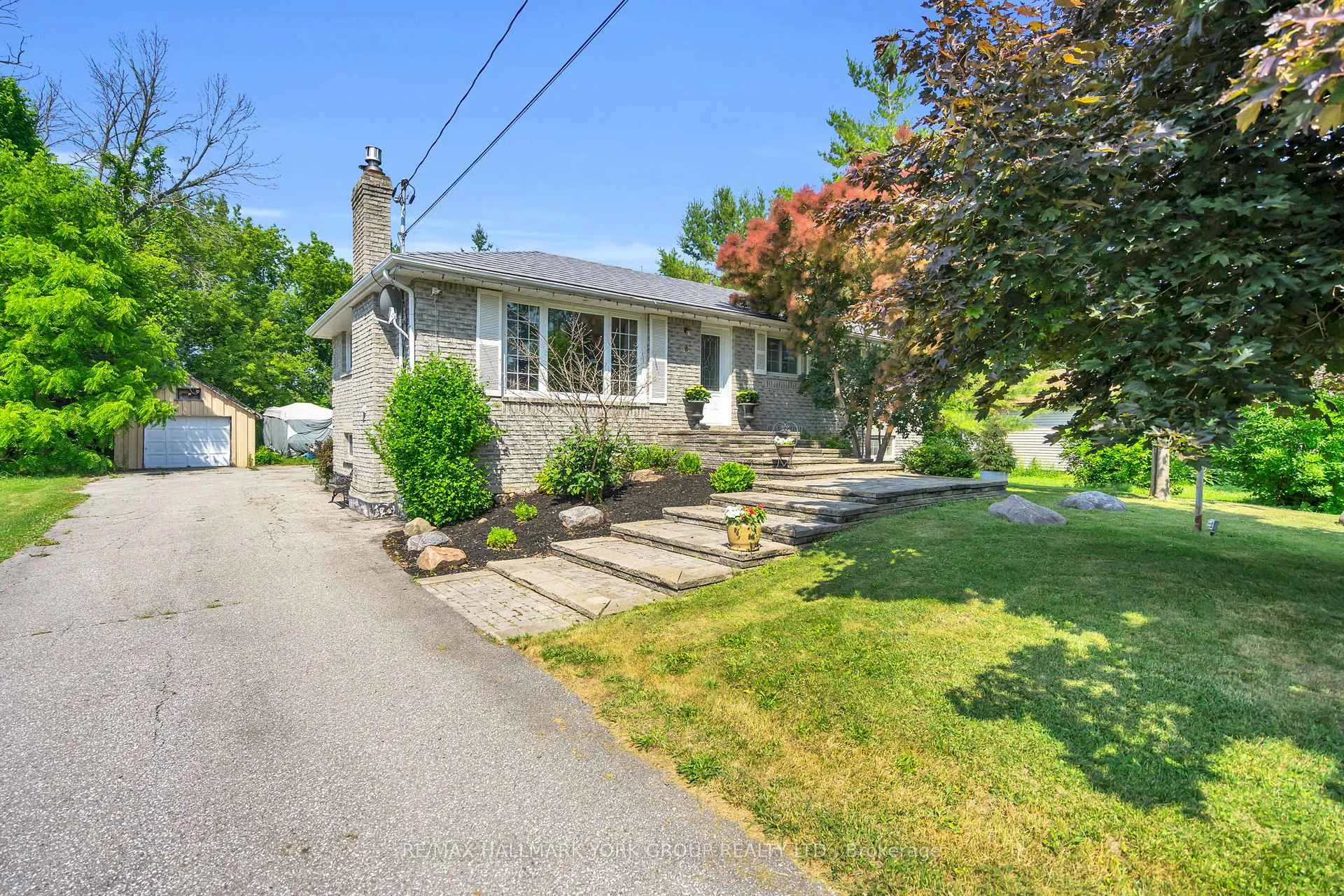 Photo 2 of 8 Rushton Road, Georgina, Historic Lakeshore Communities — HOMEH