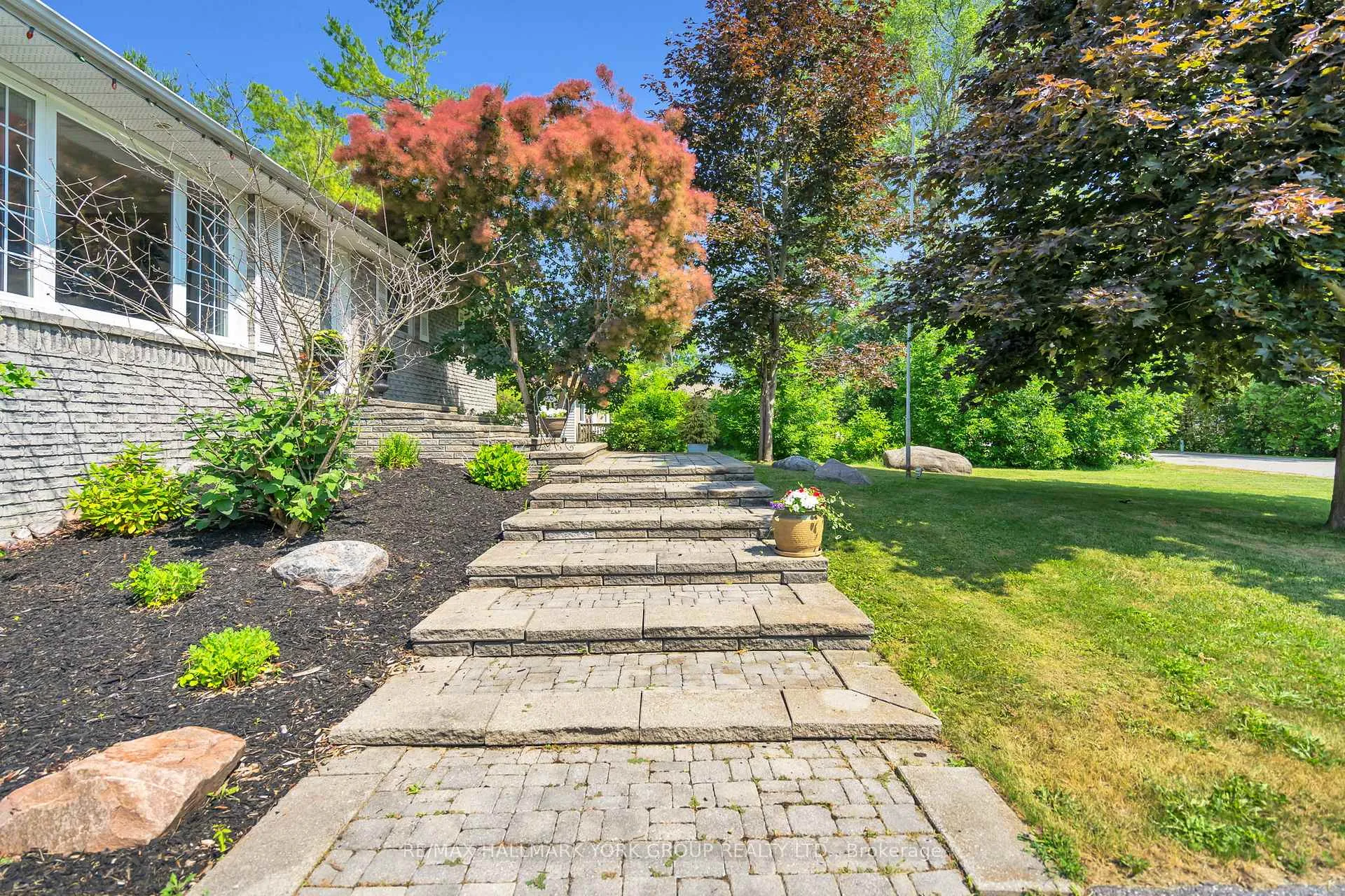 Photo 3 of 8 Rushton Road, Georgina, Historic Lakeshore Communities — HOMEH