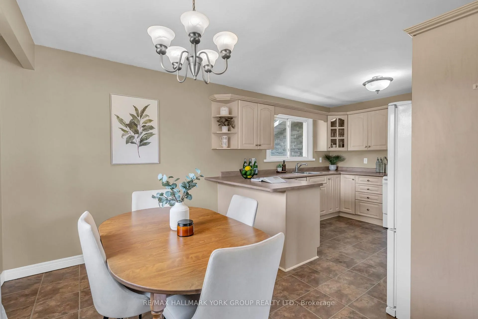 Photo 10 of 8 Rushton Road, Georgina, Historic Lakeshore Communities — HOMEH
