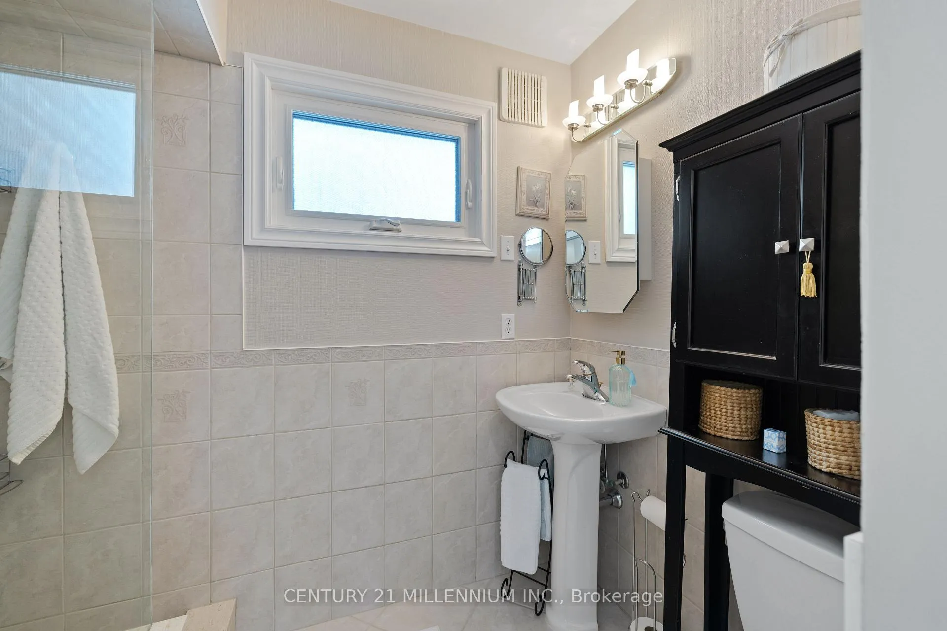 Photo 24 of 4 Marchmount Crescent, Brampton, Central Park — HOMEH