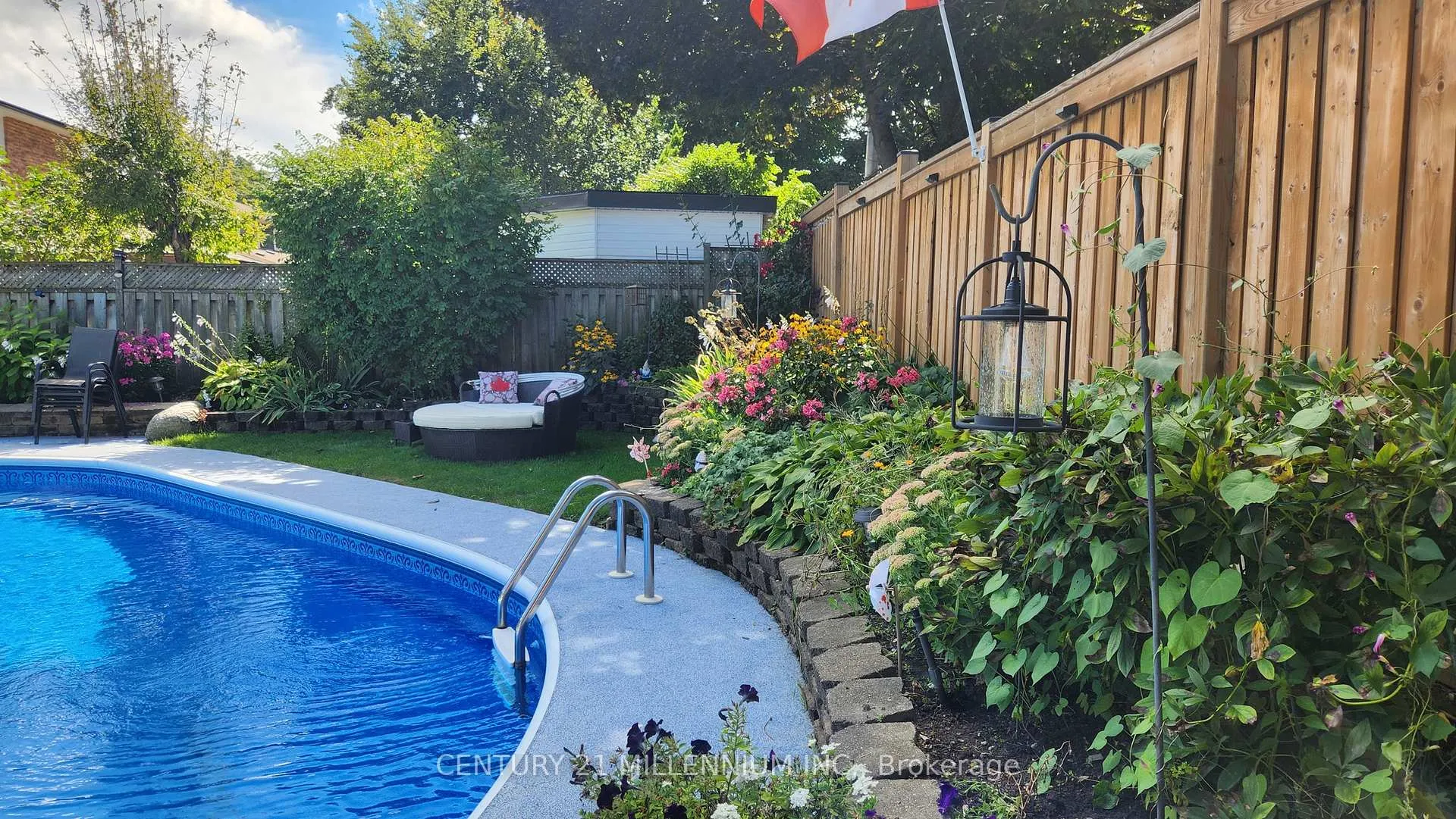 Photo 38 of 4 Marchmount Crescent, Brampton, Central Park — HOMEH
