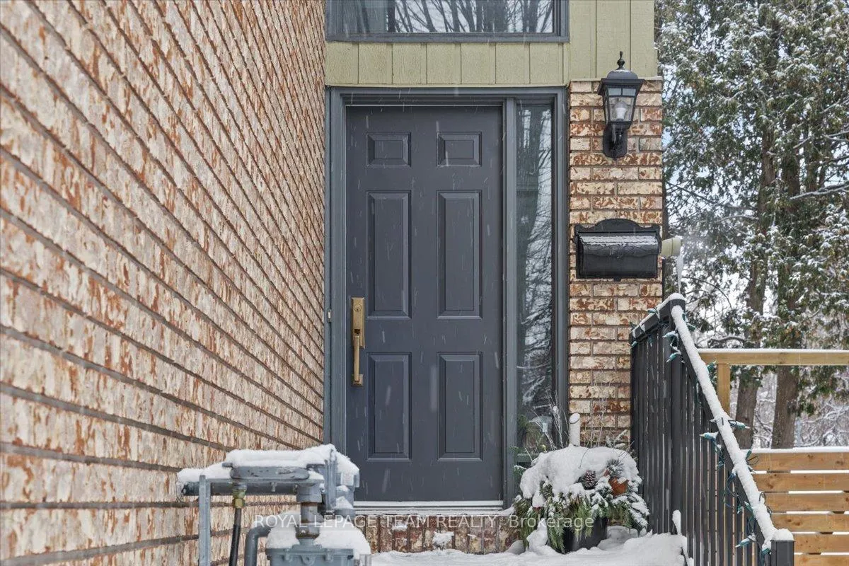 Photo 4 of 2795 Flannery Drive, Ottawa, Mooneys Bay/Riverside Park — HOMEH