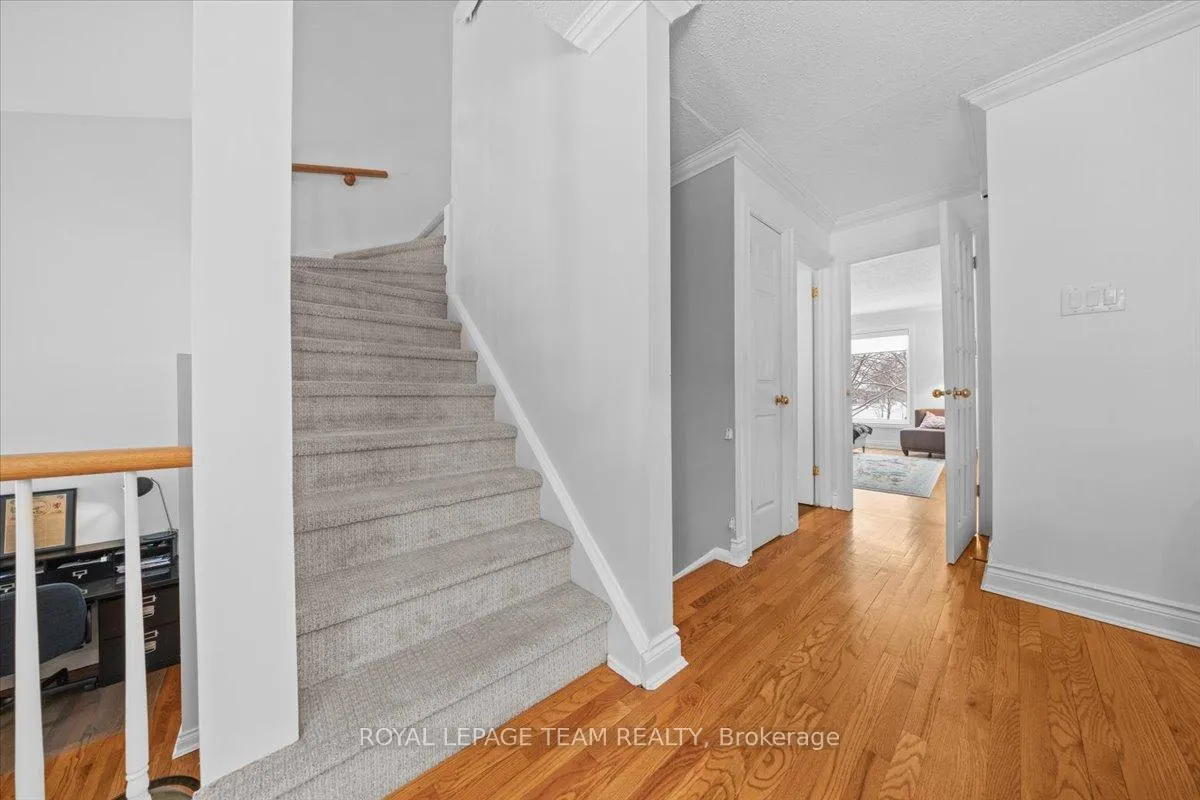 Photo 10 of 2795 Flannery Drive, Ottawa, Mooneys Bay/Riverside Park — HOMEH