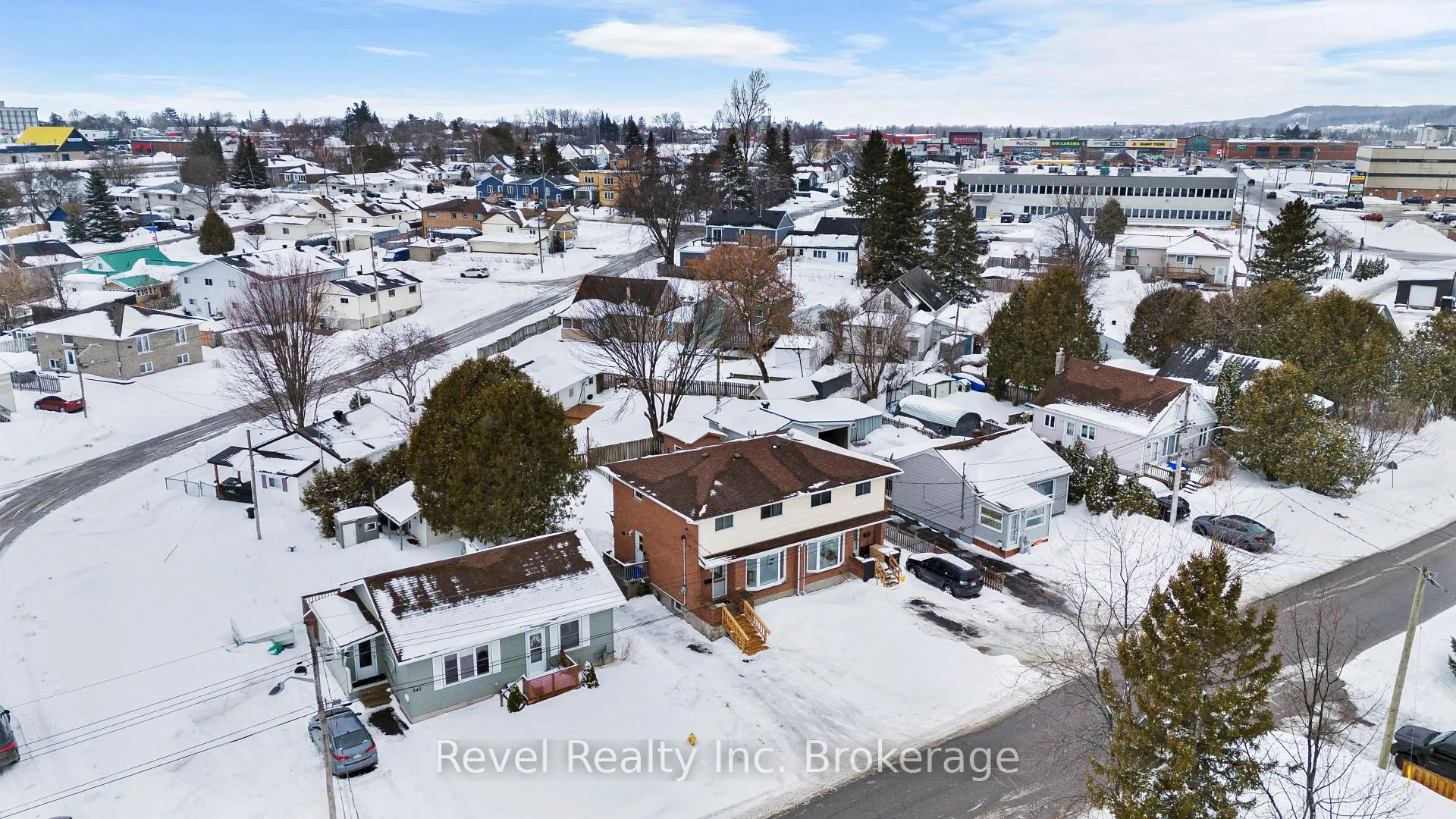 Photo 2 of 237 Park Avenue, North Bay, Widdifield — HOMEH