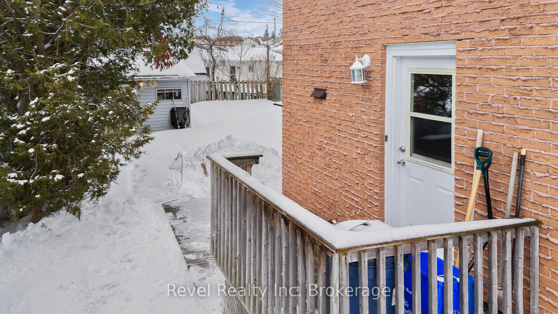 Photo 3 of 237 Park Avenue, North Bay, Widdifield — HOMEH