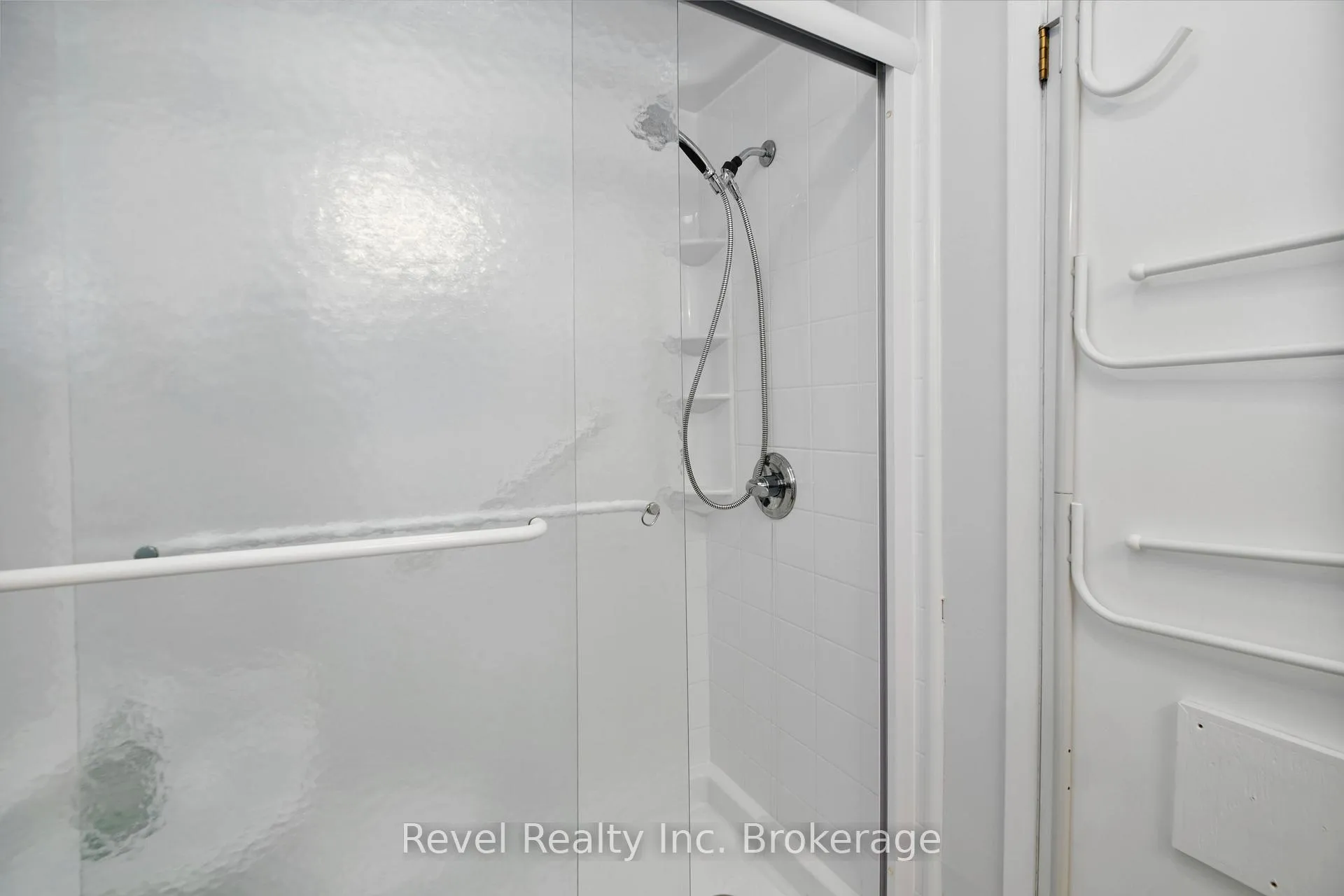Photo 19 of 237 Park Avenue, North Bay, Widdifield — HOMEH