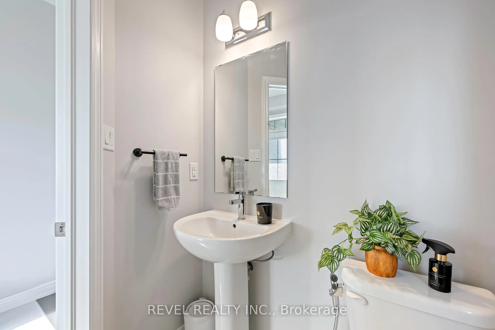 Photo 5 of 693 Mcmullen Street, Shelburne — HOMEH