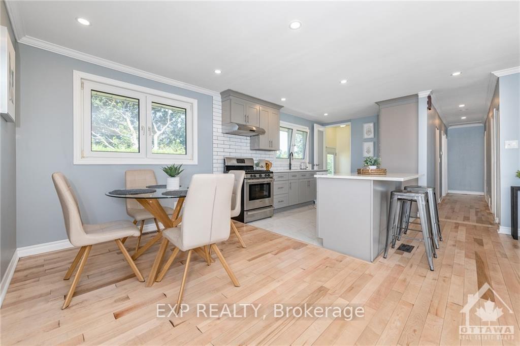 Photo 9 of 25 Oakview Avenue, Ottawa, Meadowlands/Crestview — HOMEH