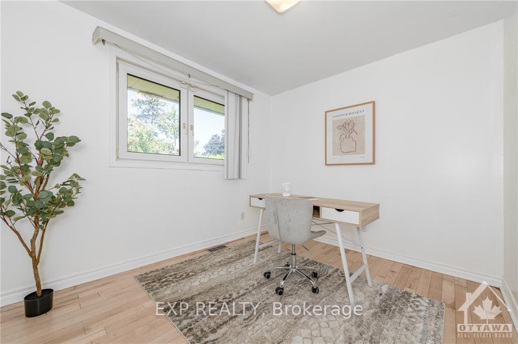 Photo 13 of 25 Oakview Avenue, Ottawa, Meadowlands/Crestview — HOMEH