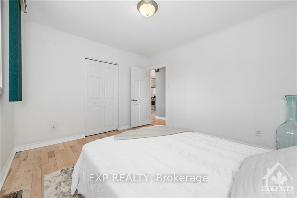 Photo 18 of 25 Oakview Avenue, Ottawa, Meadowlands/Crestview — HOMEH