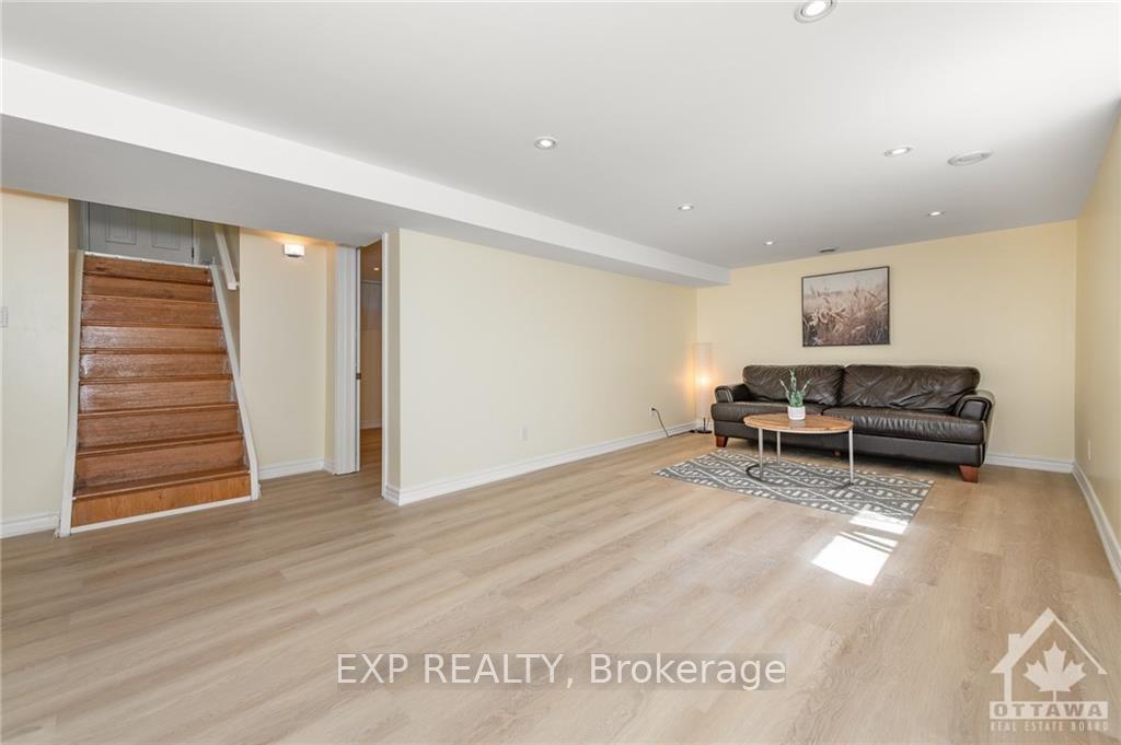 Photo 22 of 25 Oakview Avenue, Ottawa, Meadowlands/Crestview — HOMEH