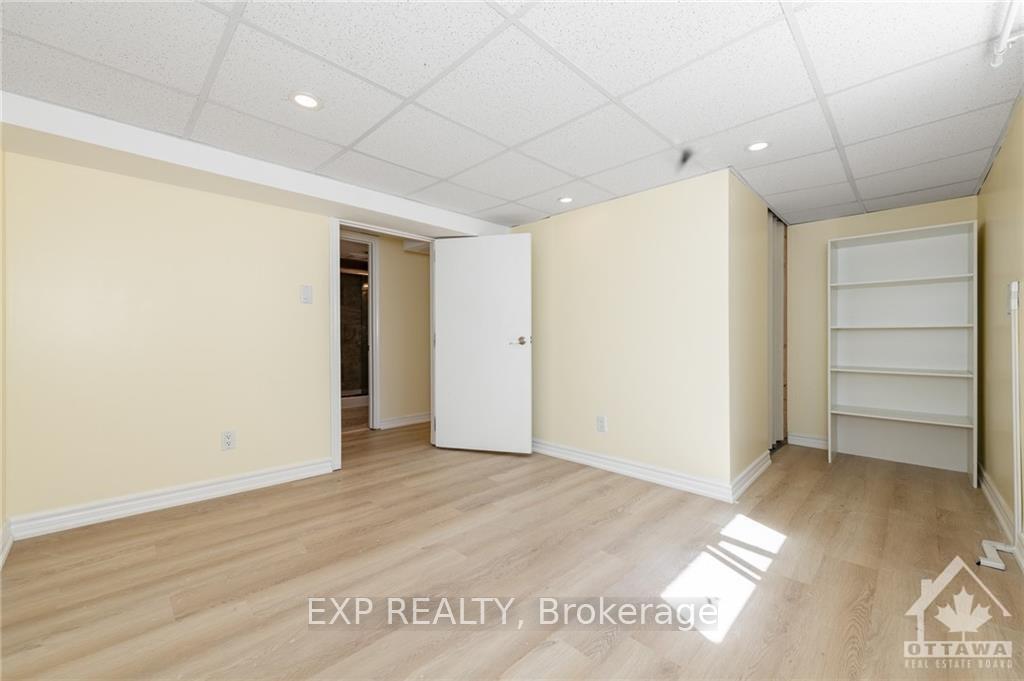 Photo 26 of 25 Oakview Avenue, Ottawa, Meadowlands/Crestview — HOMEH