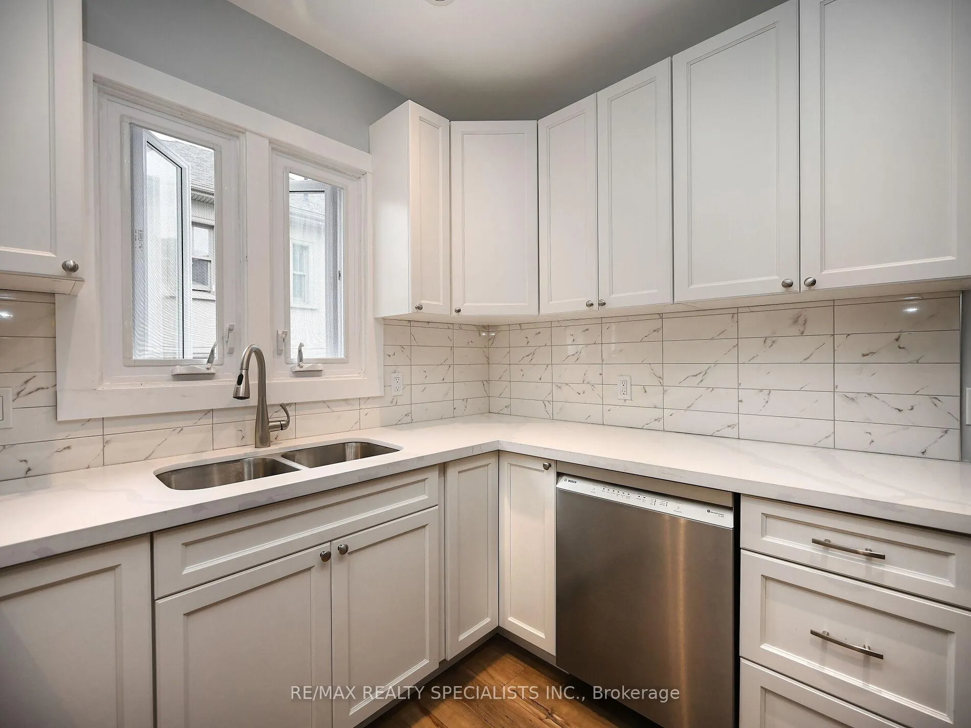 Photo 13 of 12 Elizabeth Street S, Brampton, Downtown Brampton — HOMEH