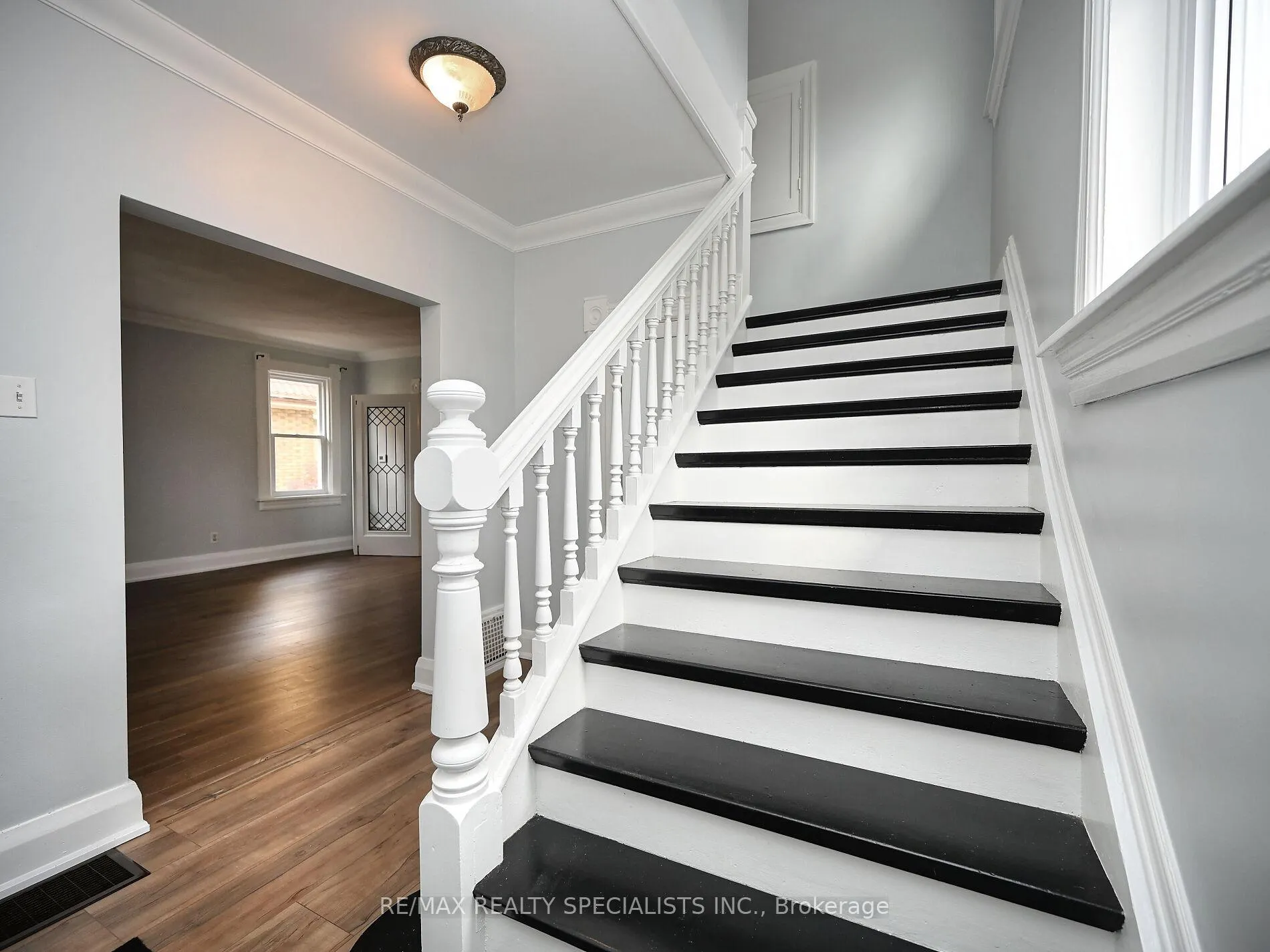 Photo 19 of 12 Elizabeth Street S, Brampton, Downtown Brampton — HOMEH