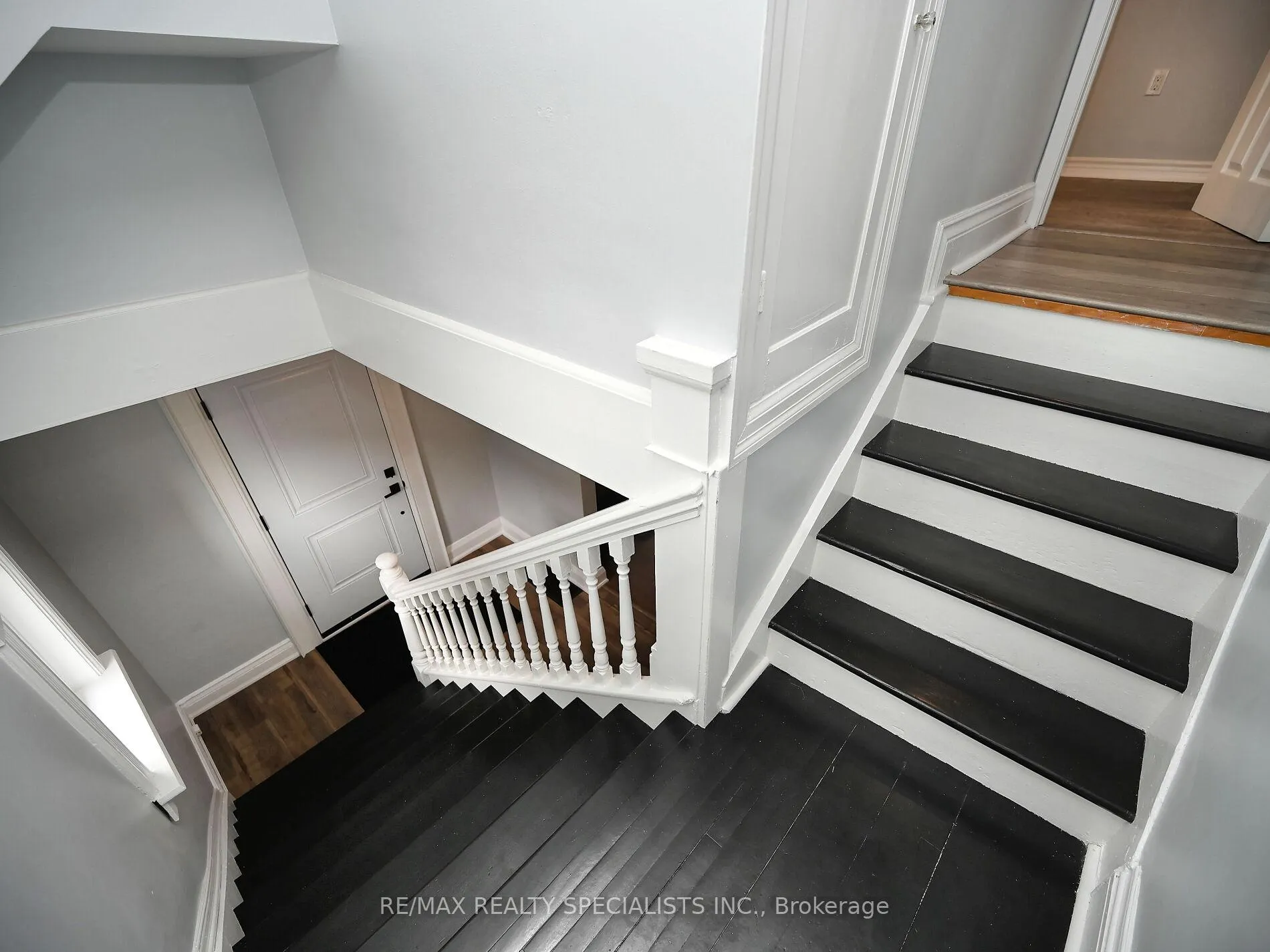 Photo 24 of 12 Elizabeth Street S, Brampton, Downtown Brampton — HOMEH