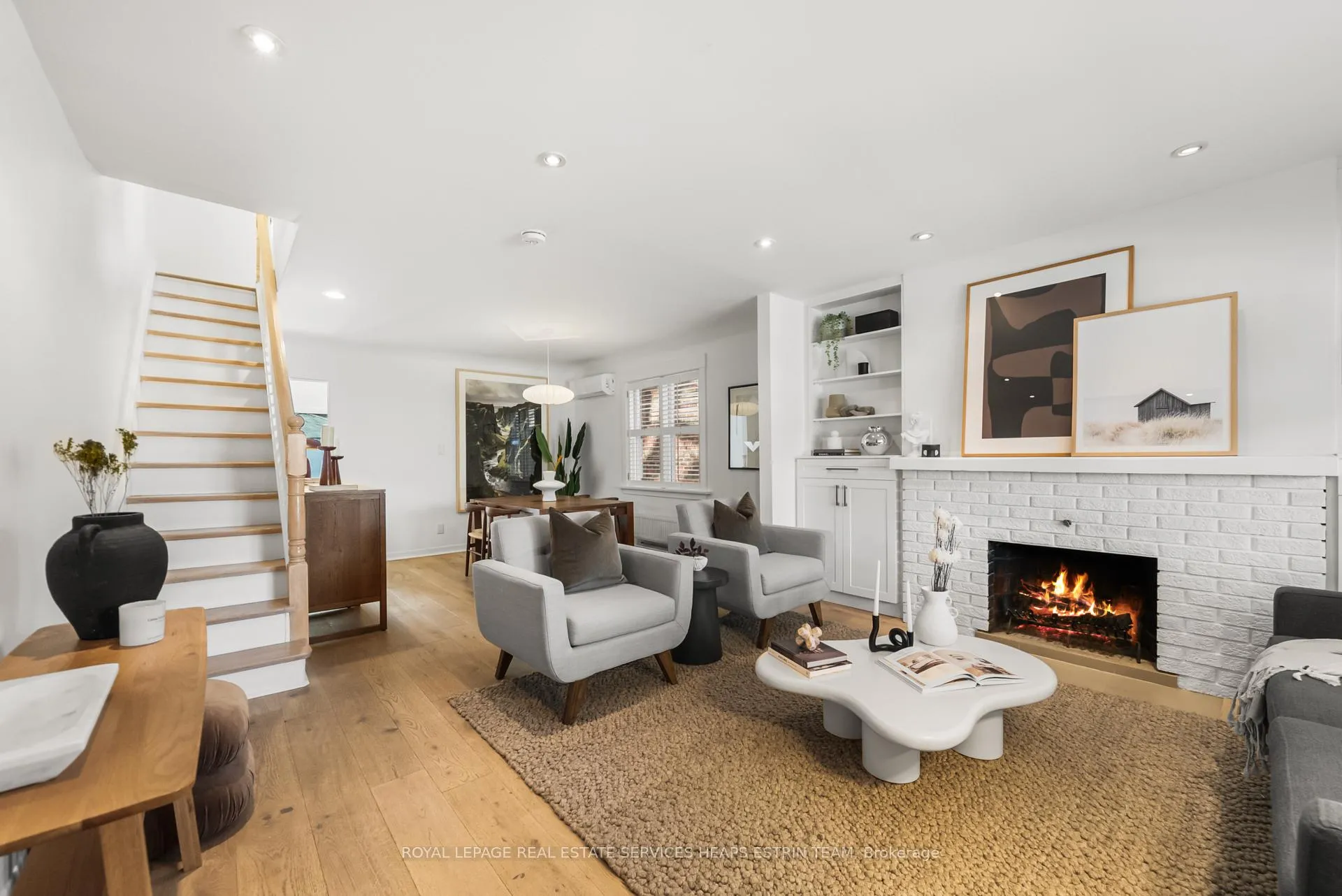 Photo 2 of 130 Donegall Drive, Toronto, Leaside — HOMEH