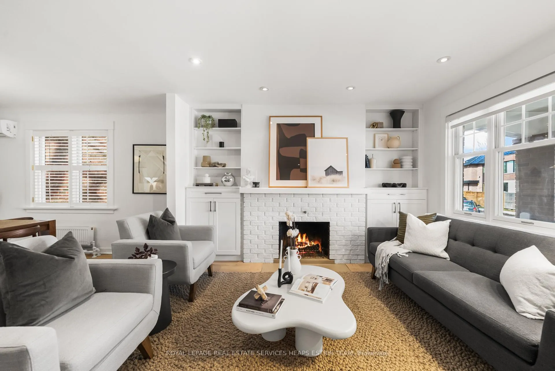 Photo 3 of 130 Donegall Drive, Toronto, Leaside — HOMEH