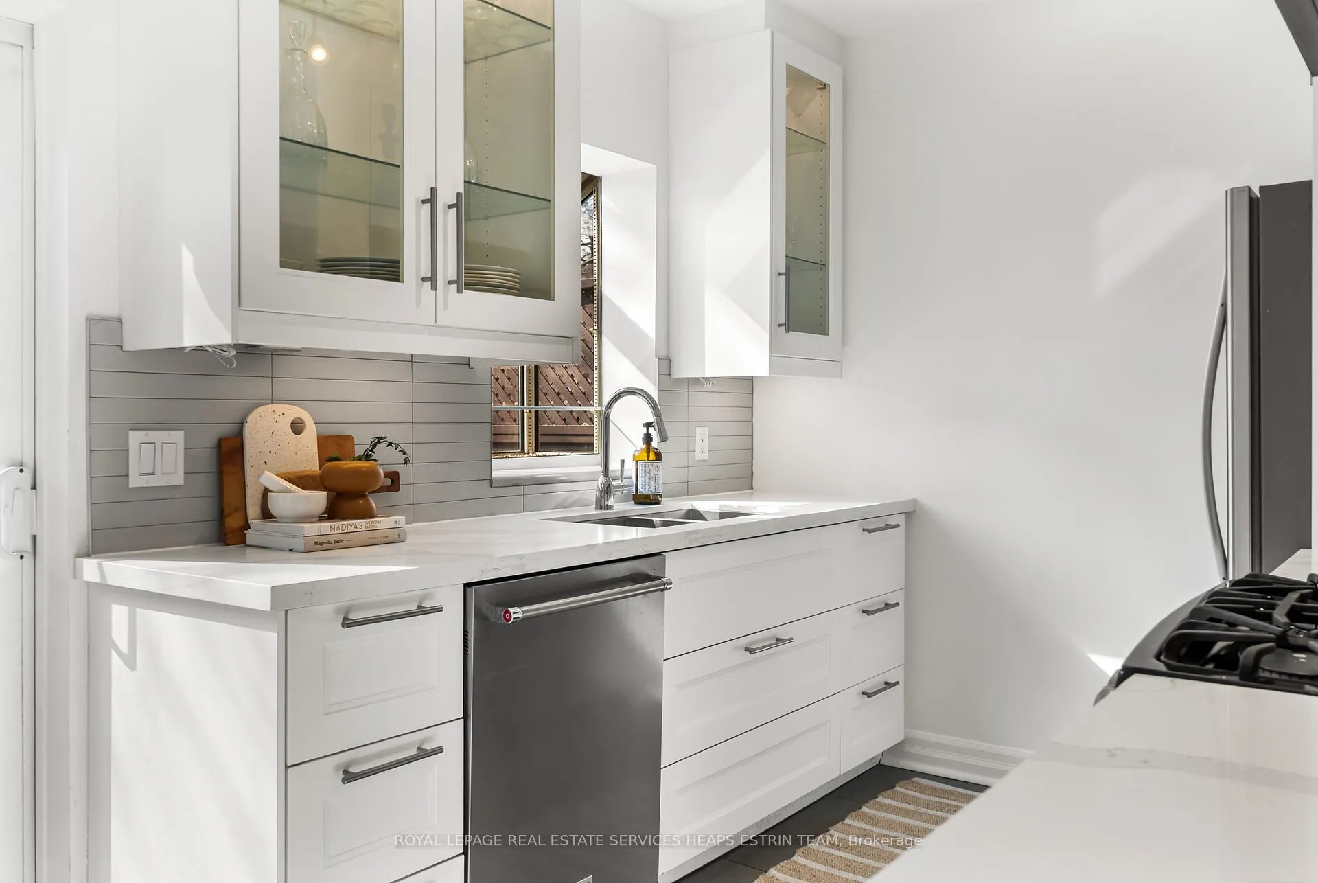 Photo 8 of 130 Donegall Drive, Toronto, Leaside — HOMEH