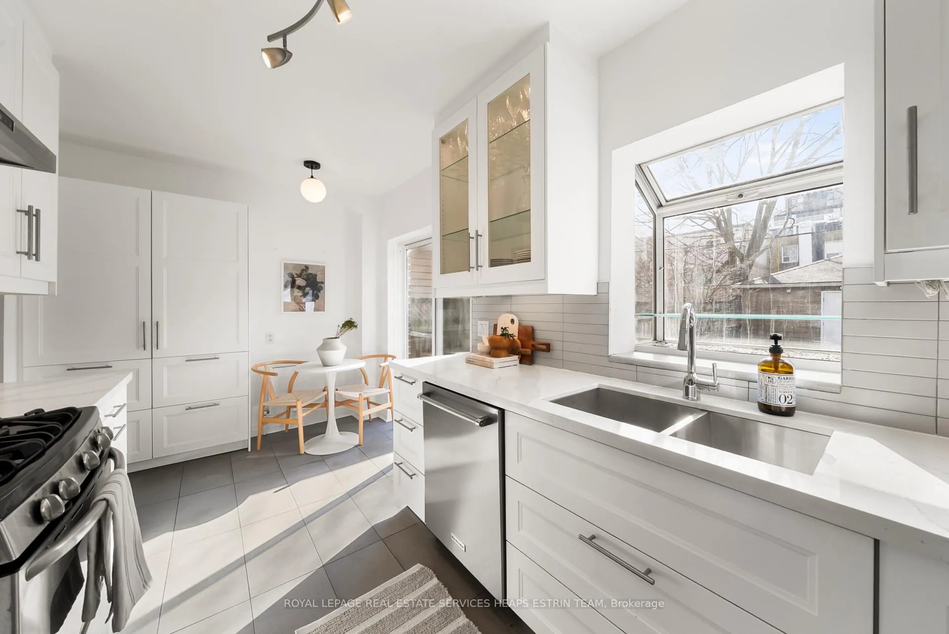 Photo 9 of 130 Donegall Drive, Toronto, Leaside — HOMEH