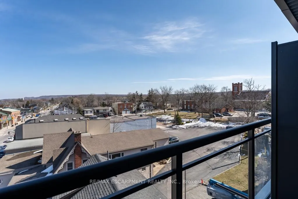 Photo 4 of Unit 402, 5002 King Street, Lincoln, Beamsville — HOMEH