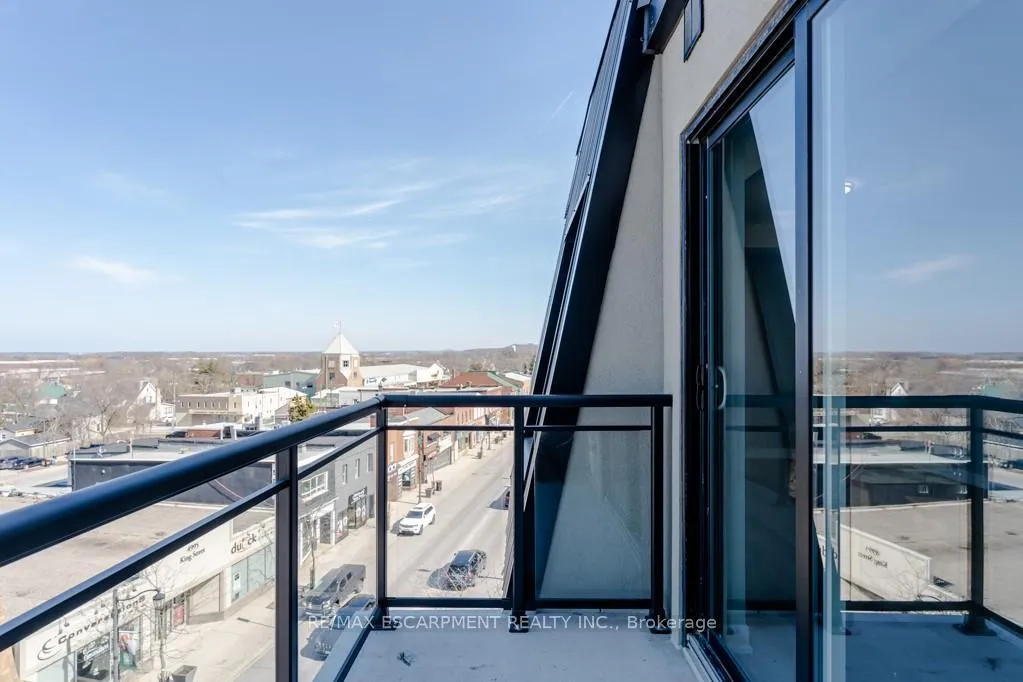 Photo 8 of Unit 402, 5002 King Street, Lincoln, Beamsville — HOMEH