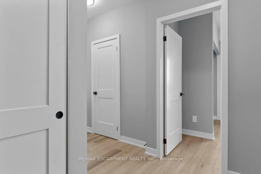 Photo 9 of Unit 402, 5002 King Street, Lincoln, Beamsville — HOMEH