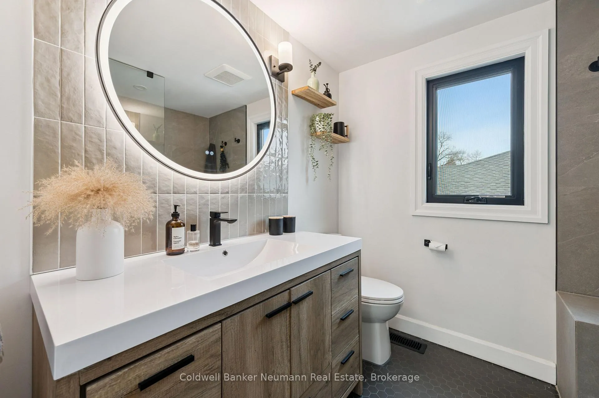 Photo 21 of 64 Forest Street, Guelph, Dovercliffe Park/Old University — HOMEH