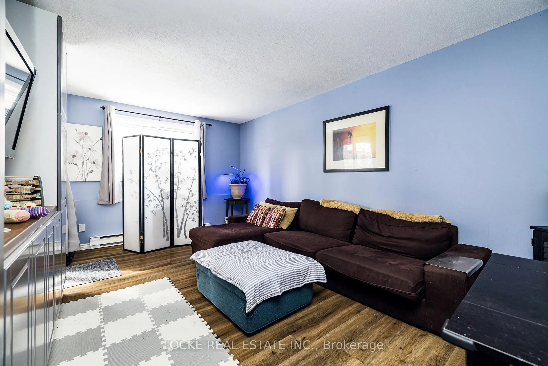 Photo 4 of Unit 105, 250 Brittany Drive, Ottawa, Viscount Alexander Park — HOMEH