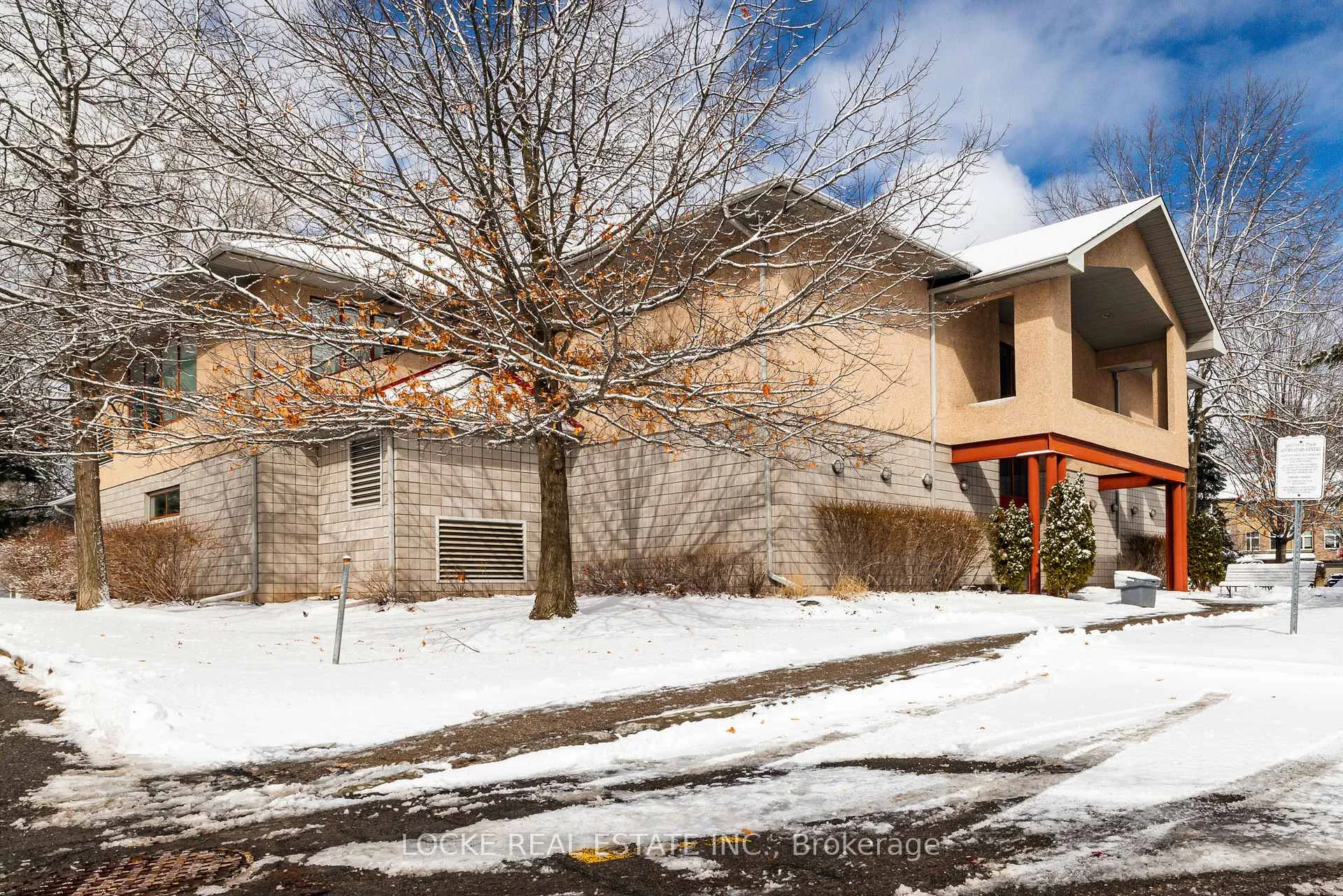 Photo 18 of Unit 105, 250 Brittany Drive, Ottawa, Viscount Alexander Park — HOMEH