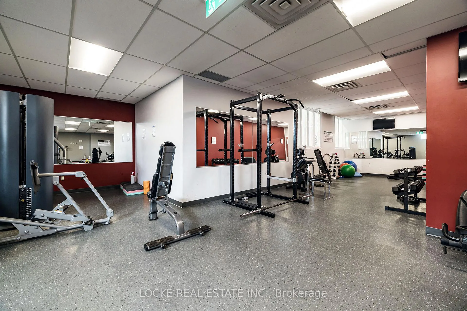 Photo 21 of Unit 105, 250 Brittany Drive, Ottawa, Viscount Alexander Park — HOMEH
